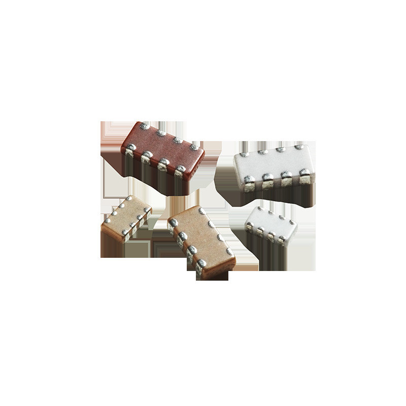Condensateur CMS MLCC 0402 1,0nF X7R ±10% 10V Réseaux 4  MLCC (NW4) PDC